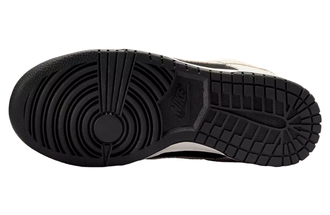 Nike Dunk Low Black / Sail / Metallic Gold - Image 6