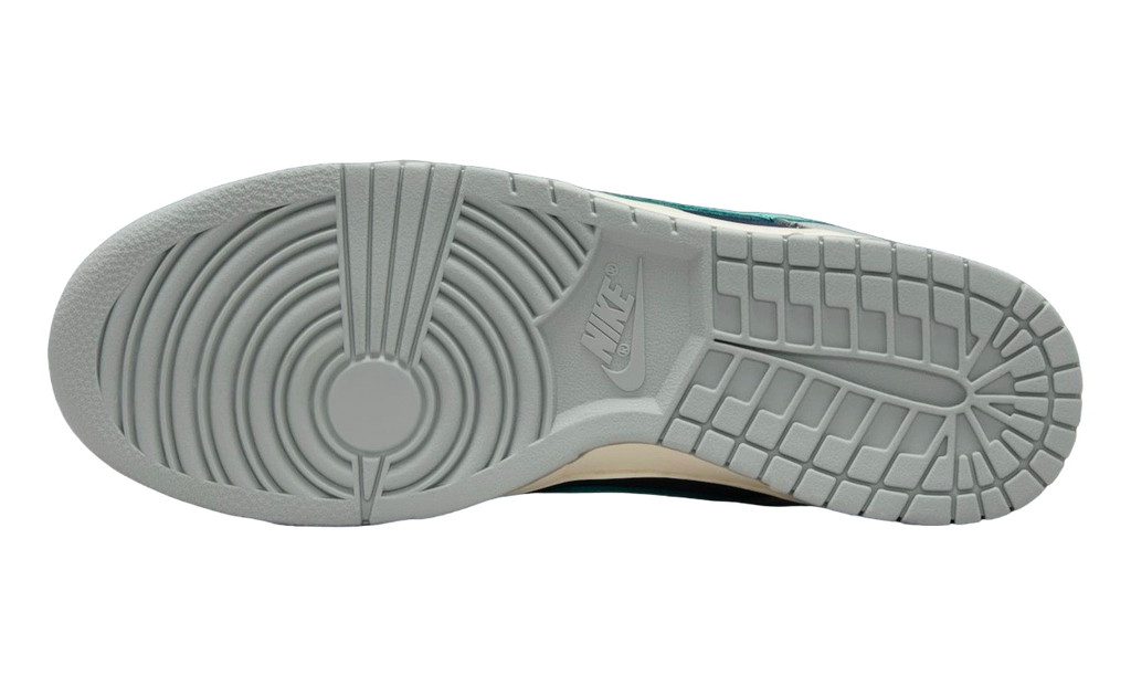 Nike Dunk Low Dark Obsidian Green Frost - Image 6