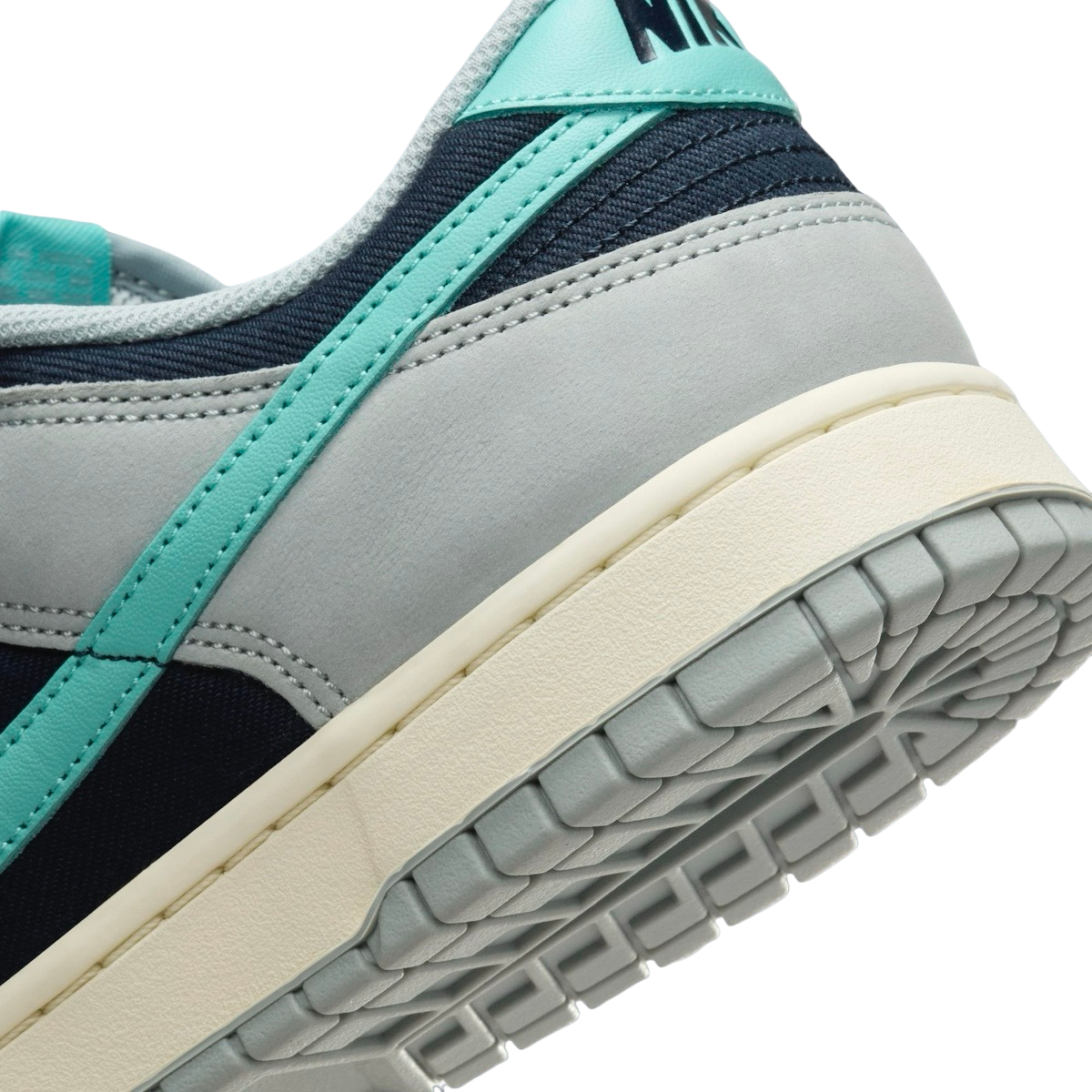 Nike Dunk Low Dark Obsidian Green Frost - Image 8