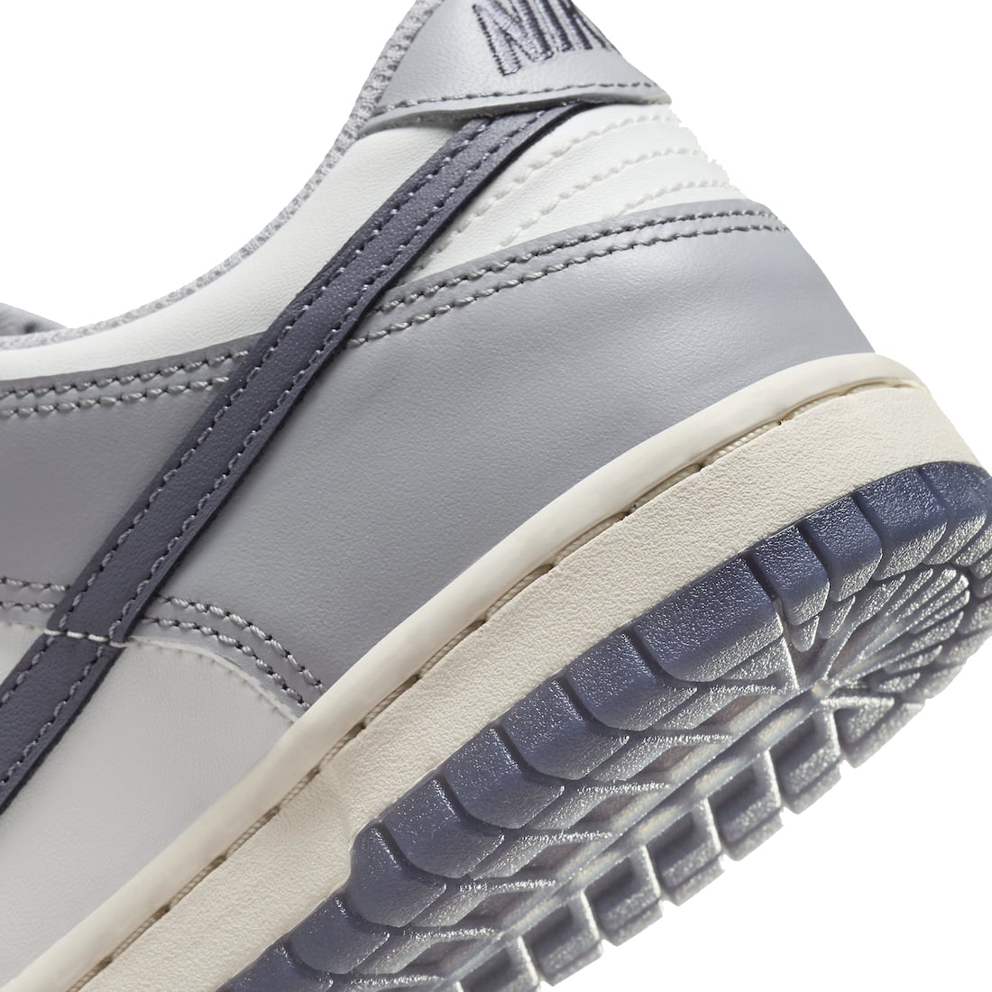 Nike Dunk Low GS Platinum Tint - Image 8