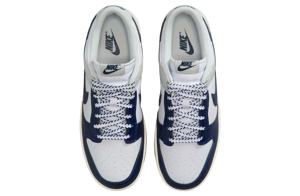 Nike Dunk Low New York Yankees - Image 3