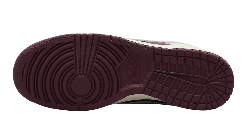 Nike Dunk Low Valentine’s Day - Image 6
