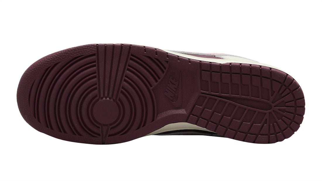 Nike Dunk Low Valentine’s Day - Image 6
