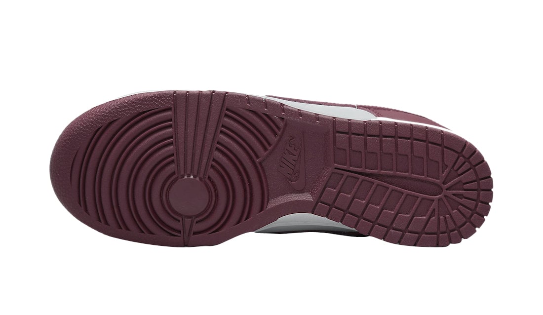 Nike Dunk Low WMNS Bordeaux (Dark Beetroot) - Image 6