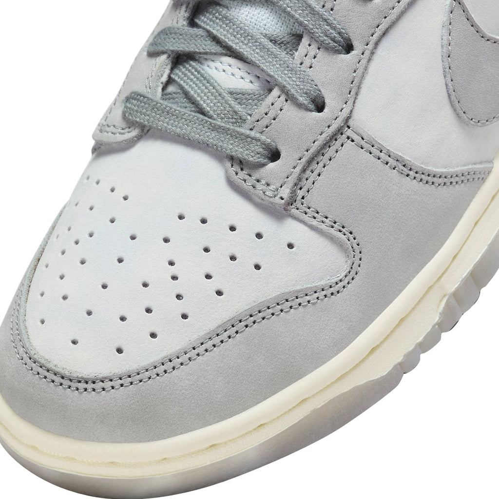 Nike Dunk Low WMNS Cool Grey - Image 7