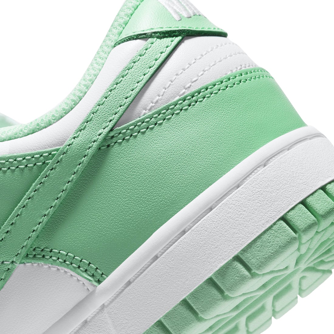 Nike Dunk Low WMNS Green Glow - Image 8