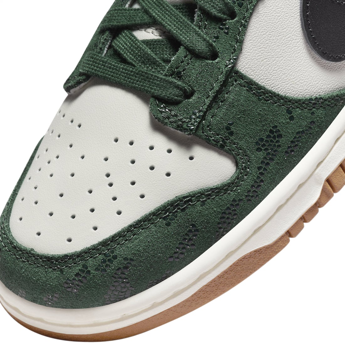 Nike Dunk Low WMNS Green Snake - Image 7