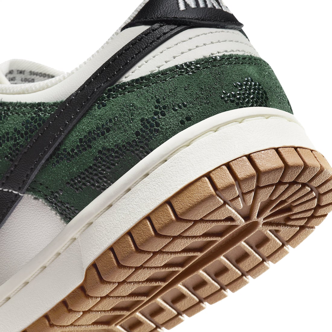 Nike Dunk Low WMNS Green Snake - Image 8