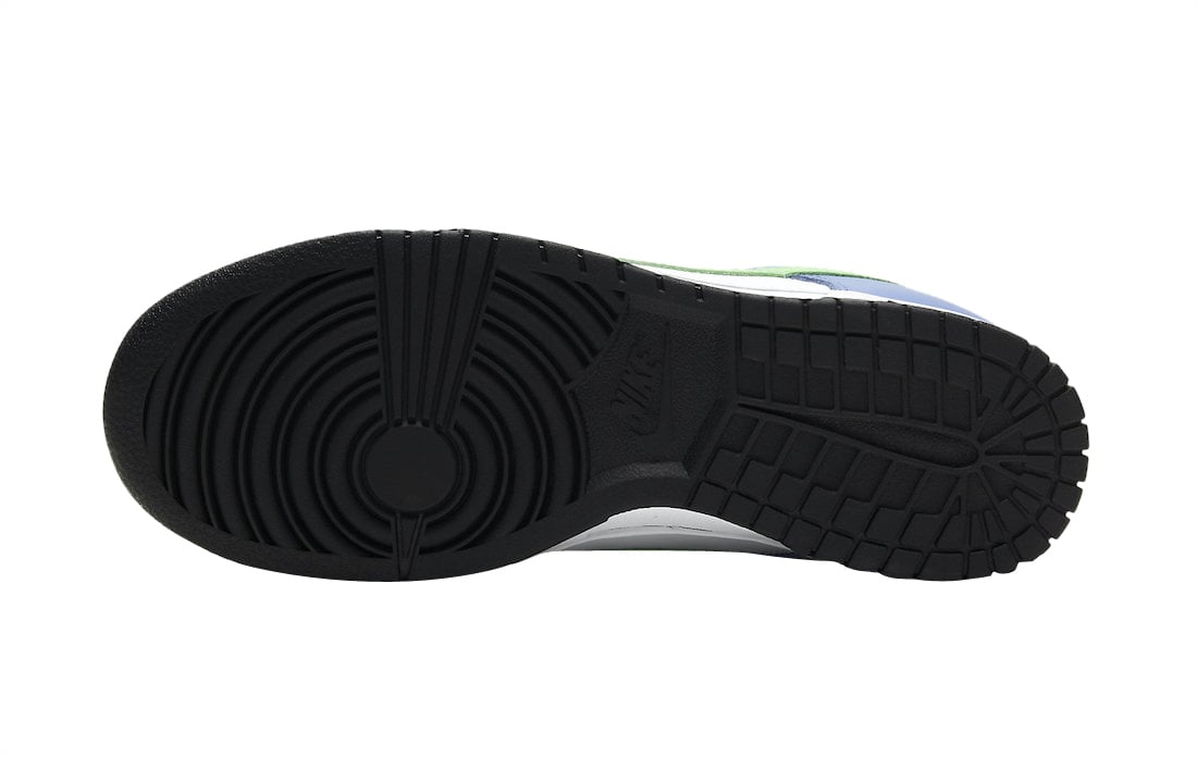 Nike Dunk Low WMNS Green Strike - Image 6