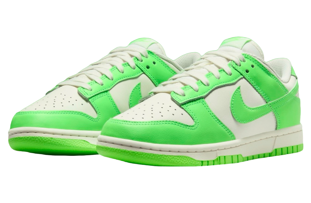 Nike Dunk Low WMNS Green Strike / Sail - Image 2