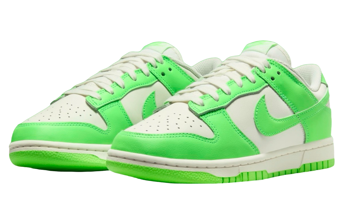 Nike Dunk Low WMNS Green Strike / Sail - Image 2