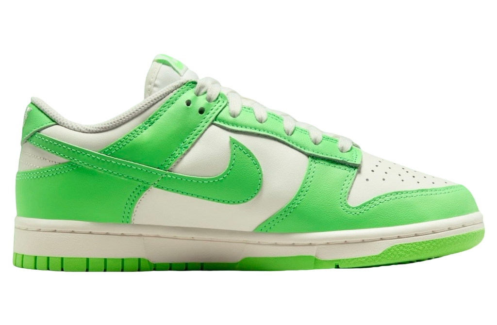 Nike Dunk Low WMNS Green Strike / Sail - Image 3