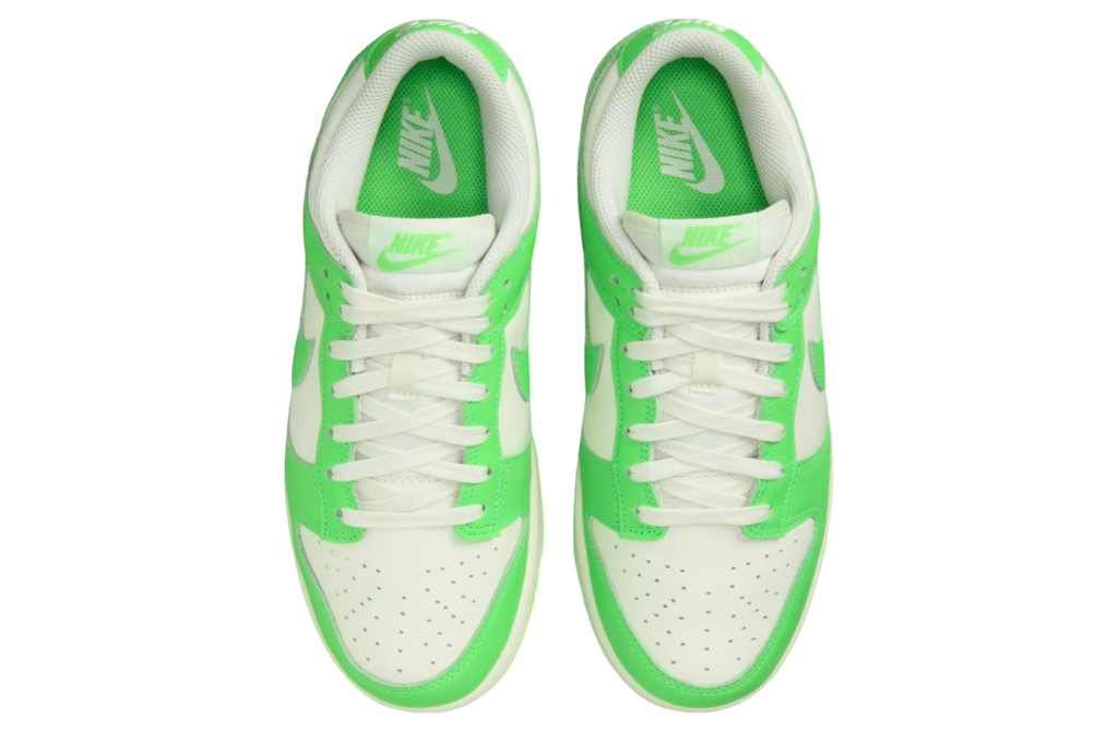 Nike Dunk Low WMNS Green Strike / Sail - Image 4