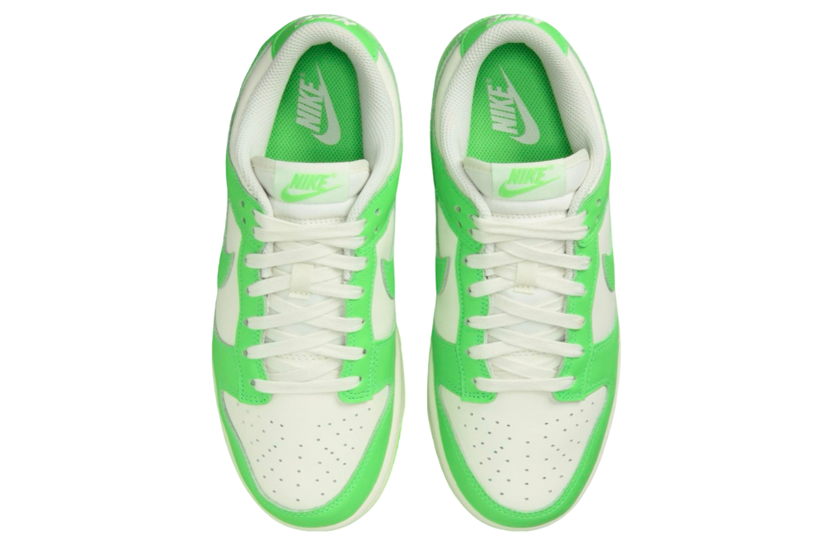Nike Dunk Low WMNS Green Strike / Sail - Image 4
