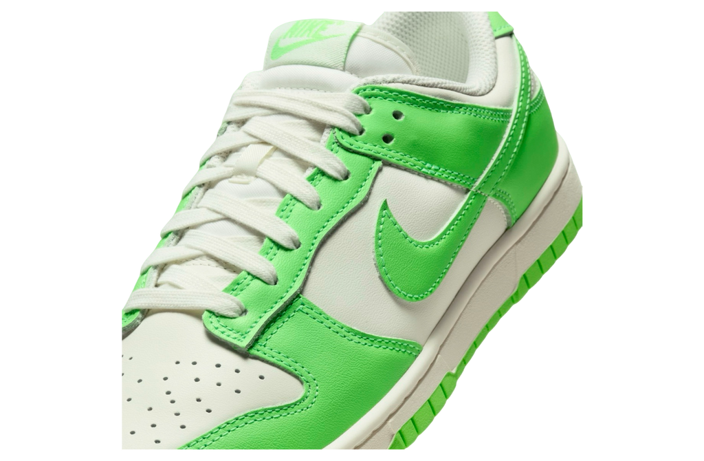 Nike Dunk Low WMNS Green Strike / Sail - Image 7