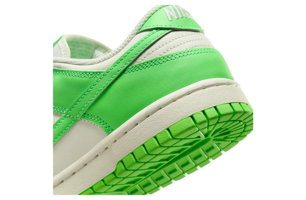 Nike Dunk Low WMNS Green Strike / Sail - Image 8
