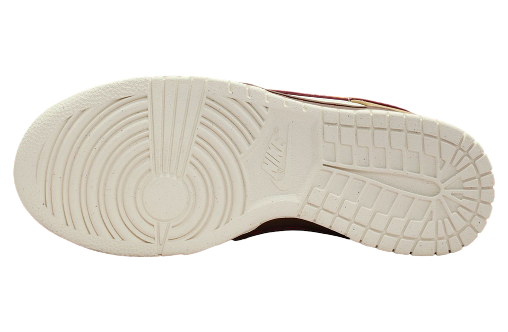 Nike Dunk Low WMNS Khaki / Team Red - Image 6
