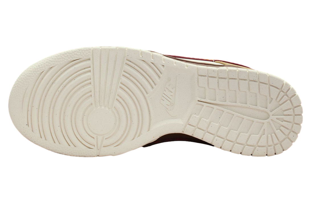 Nike Dunk Low WMNS Khaki / Team Red - Image 6