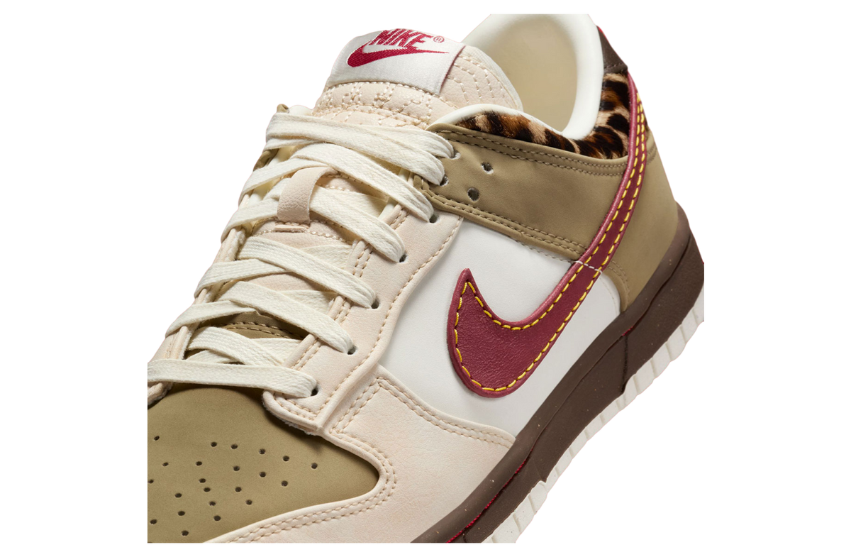 Nike Dunk Low WMNS Khaki / Team Red - Image 7