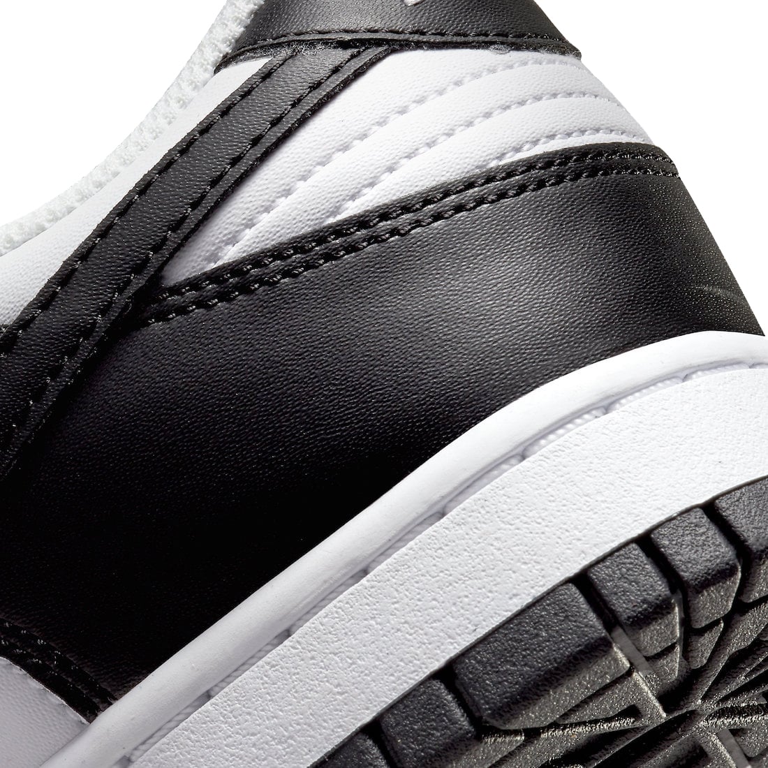 Nike Dunk Low WMNS Next Nature White Black - Image 8