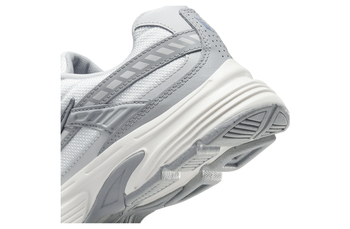 Nike Initiator WMNS Summit White / Light Smoke Grey - Image 8