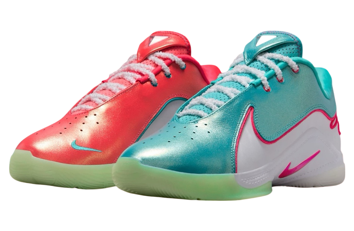 Nike LeBron 22 Christmas - Image 2