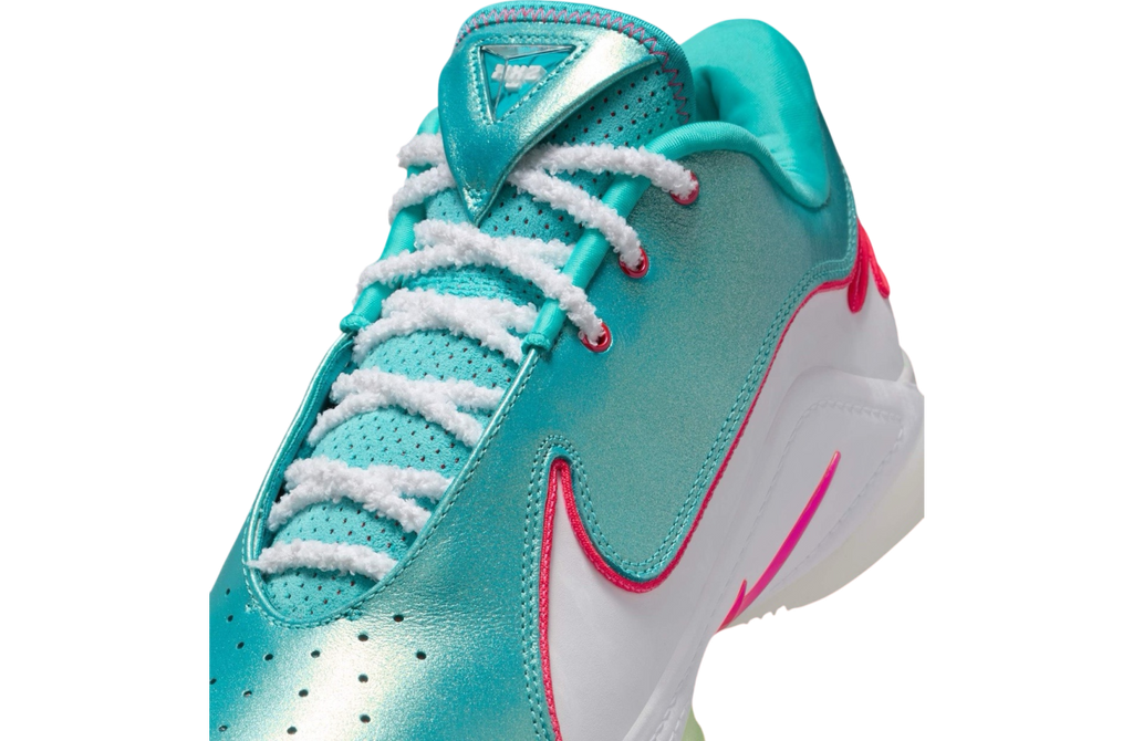 Nike LeBron 22 Christmas - Image 7