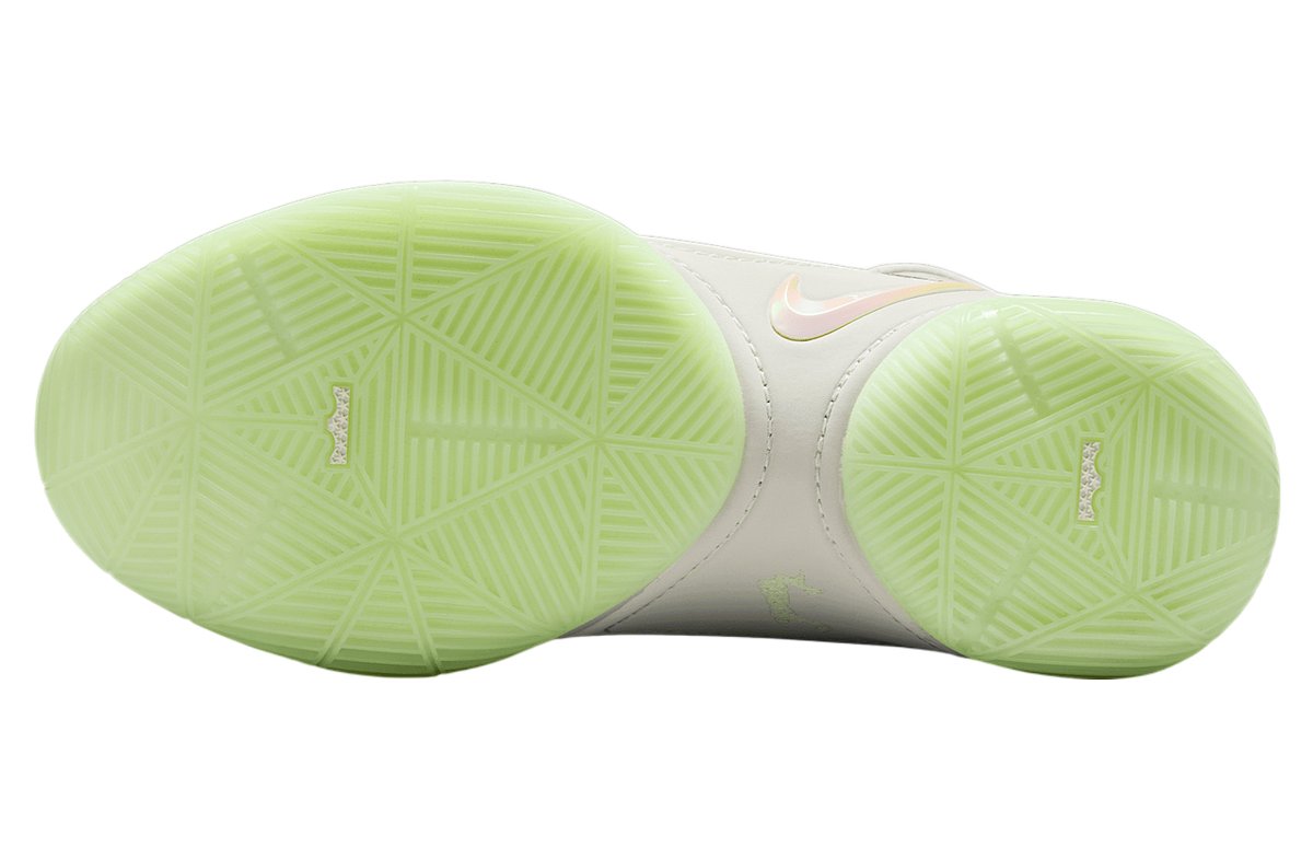 Nike Lebron 22 Dunkman - Image 2