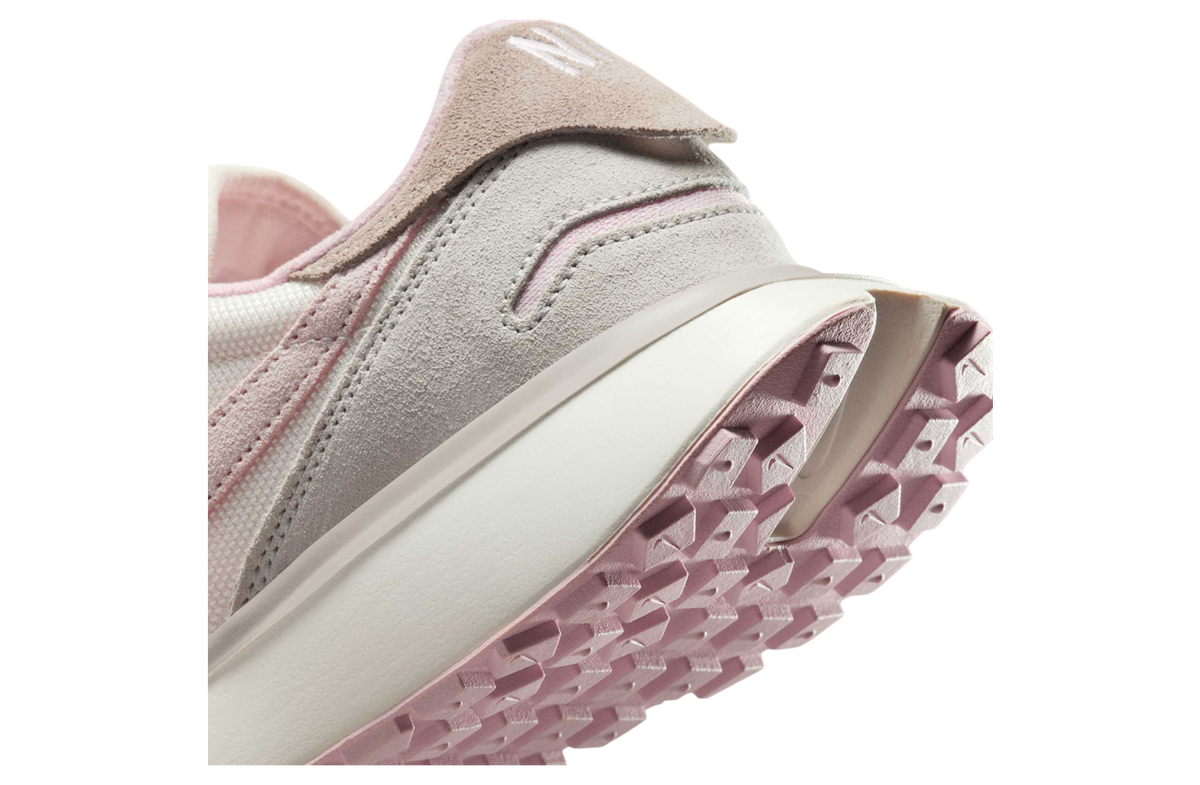 Nike Phoenix Waffle WMNS Valentine's Day - Image 8