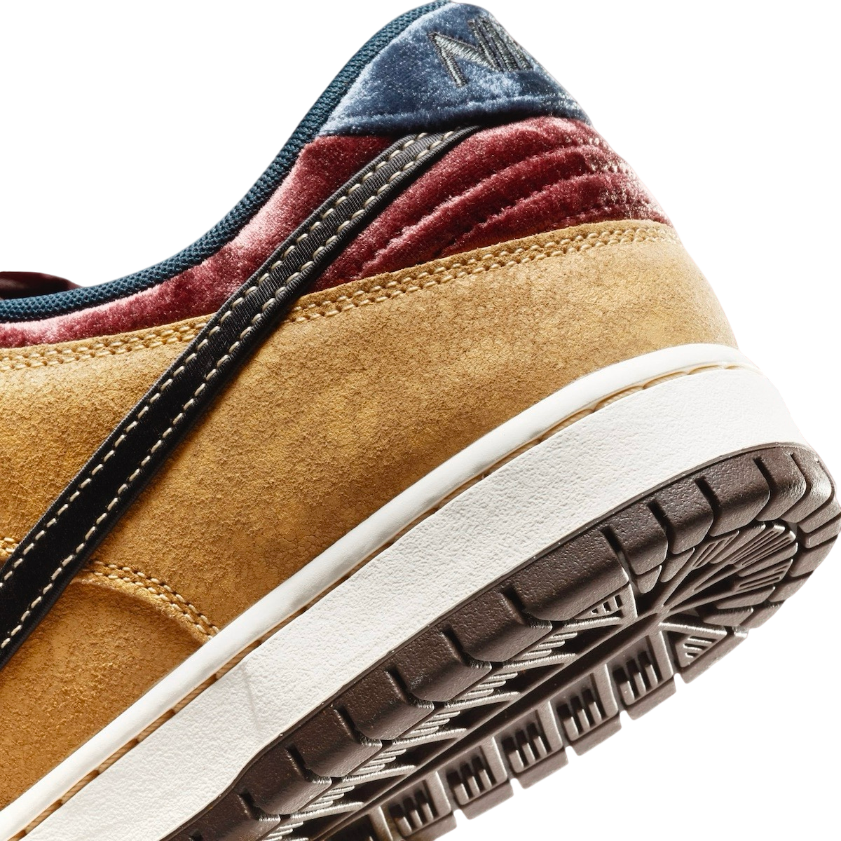 Nike SB Dunk Low City of Cinema - Image 8