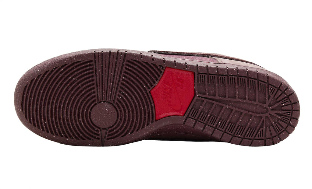 Nike SB Dunk Low City of Love Burgundy Crush - Image 6
