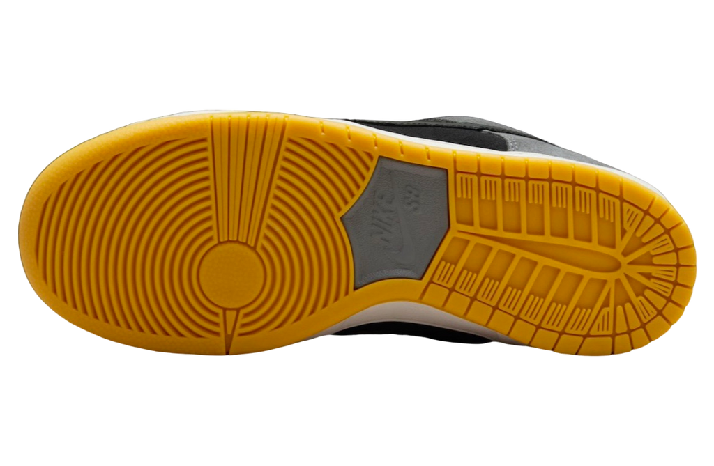 Nike SB Dunk Low Dark Smoke Grey - Image 6