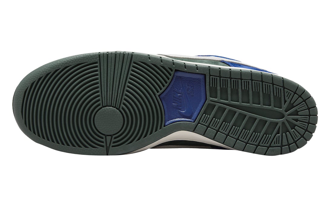 Nike SB Dunk Low Deep Royal Blue - Image 6