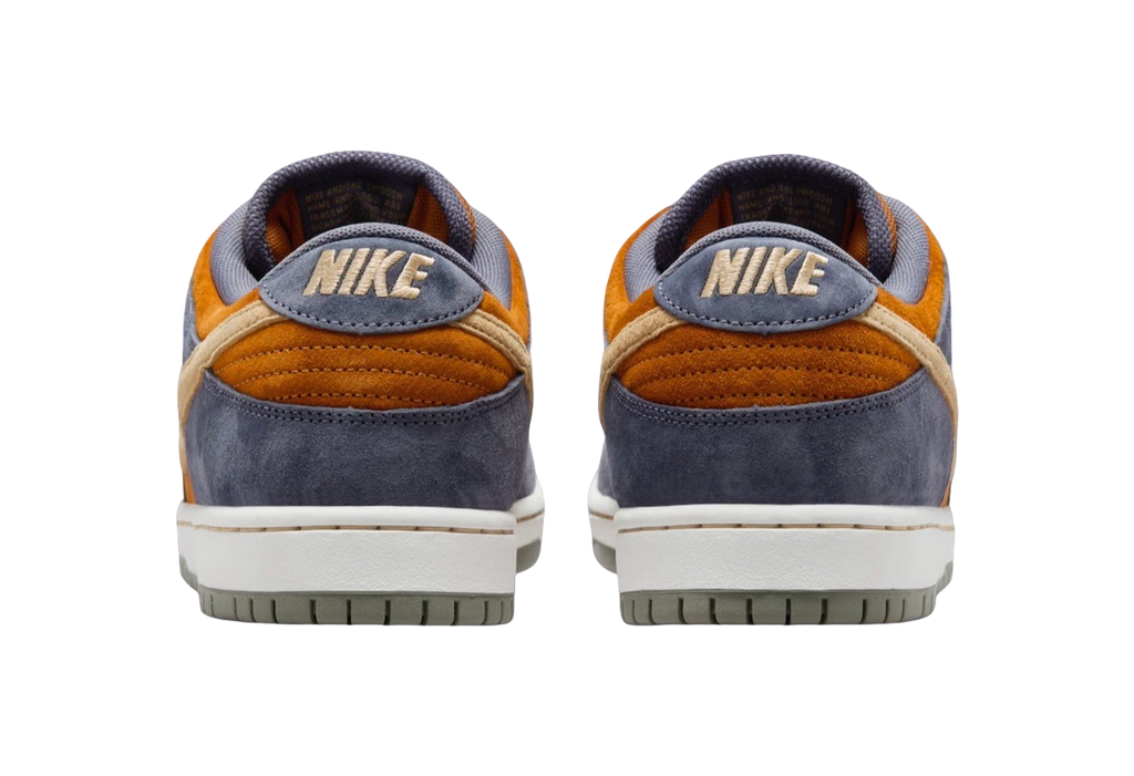 Nike SB Dunk Low Light Carbon - Image 3
