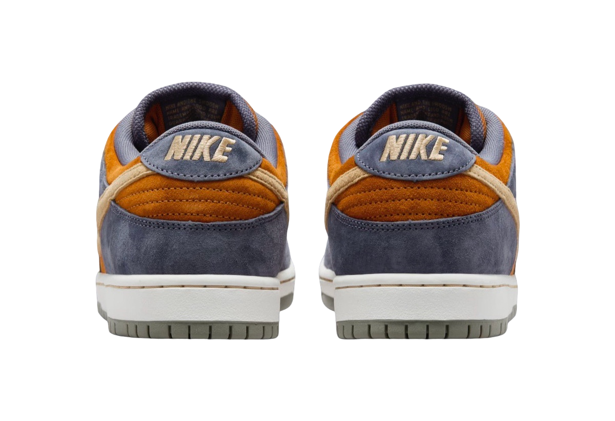 Nike SB Dunk Low Light Carbon - Image 3