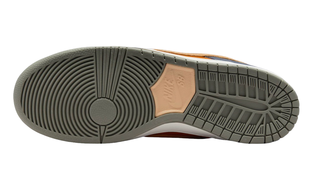 Nike SB Dunk Low Light Carbon - Image 6