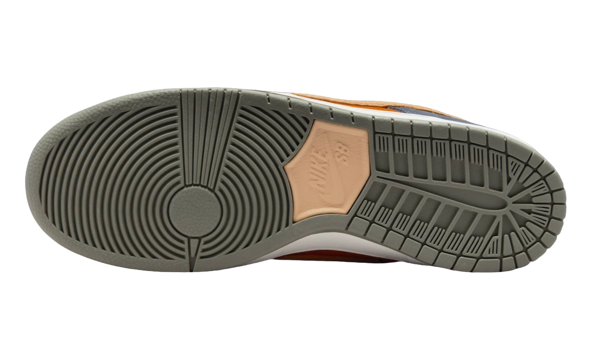 Nike SB Dunk Low Light Carbon - Image 6