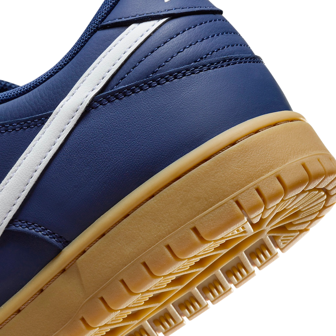 Nike SB Dunk Low Navy Gum - Image 8