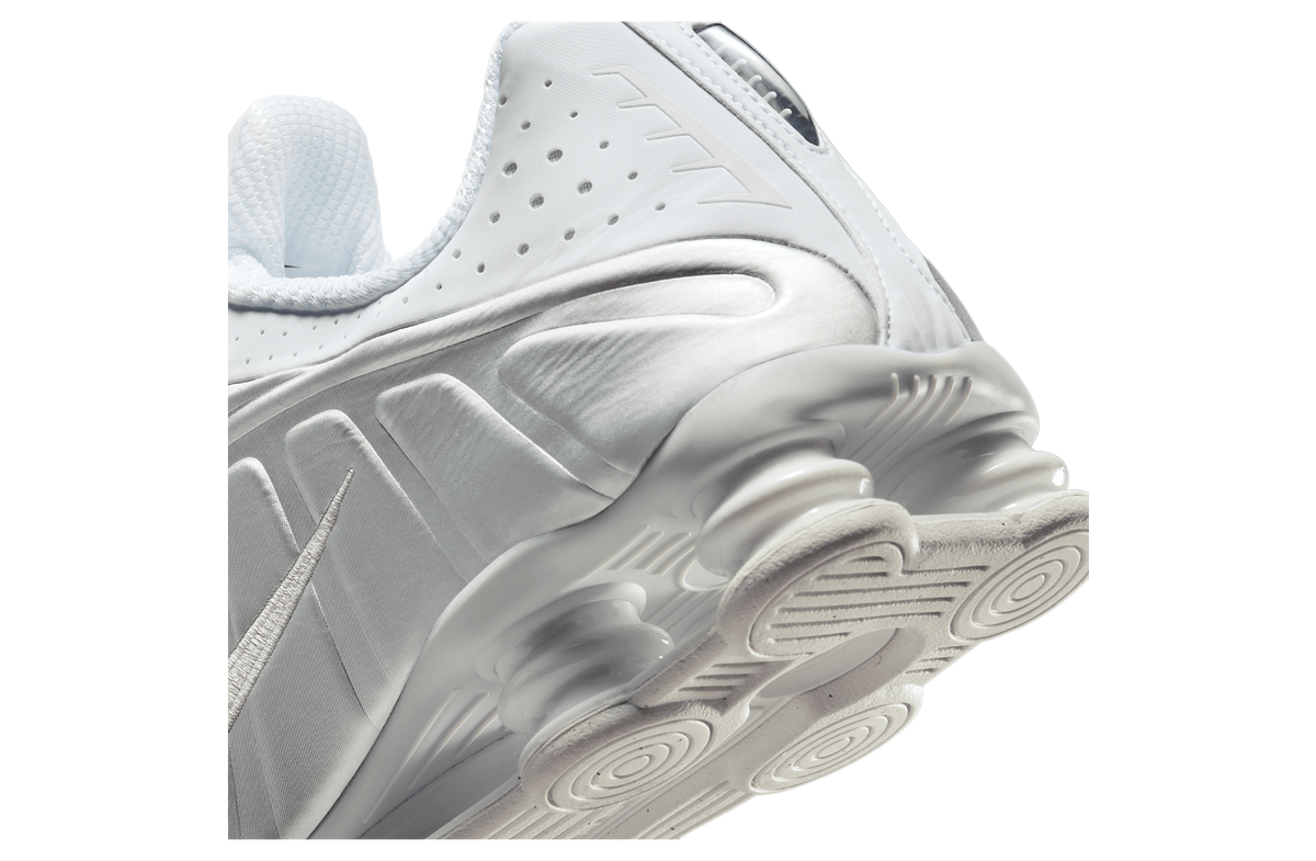 Nike Shox R4 White / Bright Crimson - Image 8