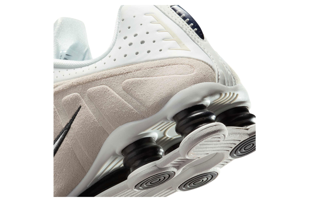 Nike Shox R4 WMNS White Black Suede - Image 8
