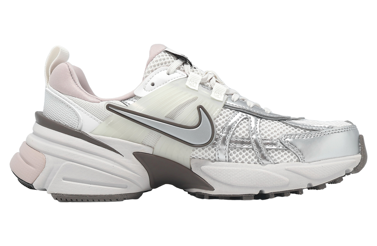 Nike V2K Run WMNS Platinum Tint / Metallic Silver - Image 2
