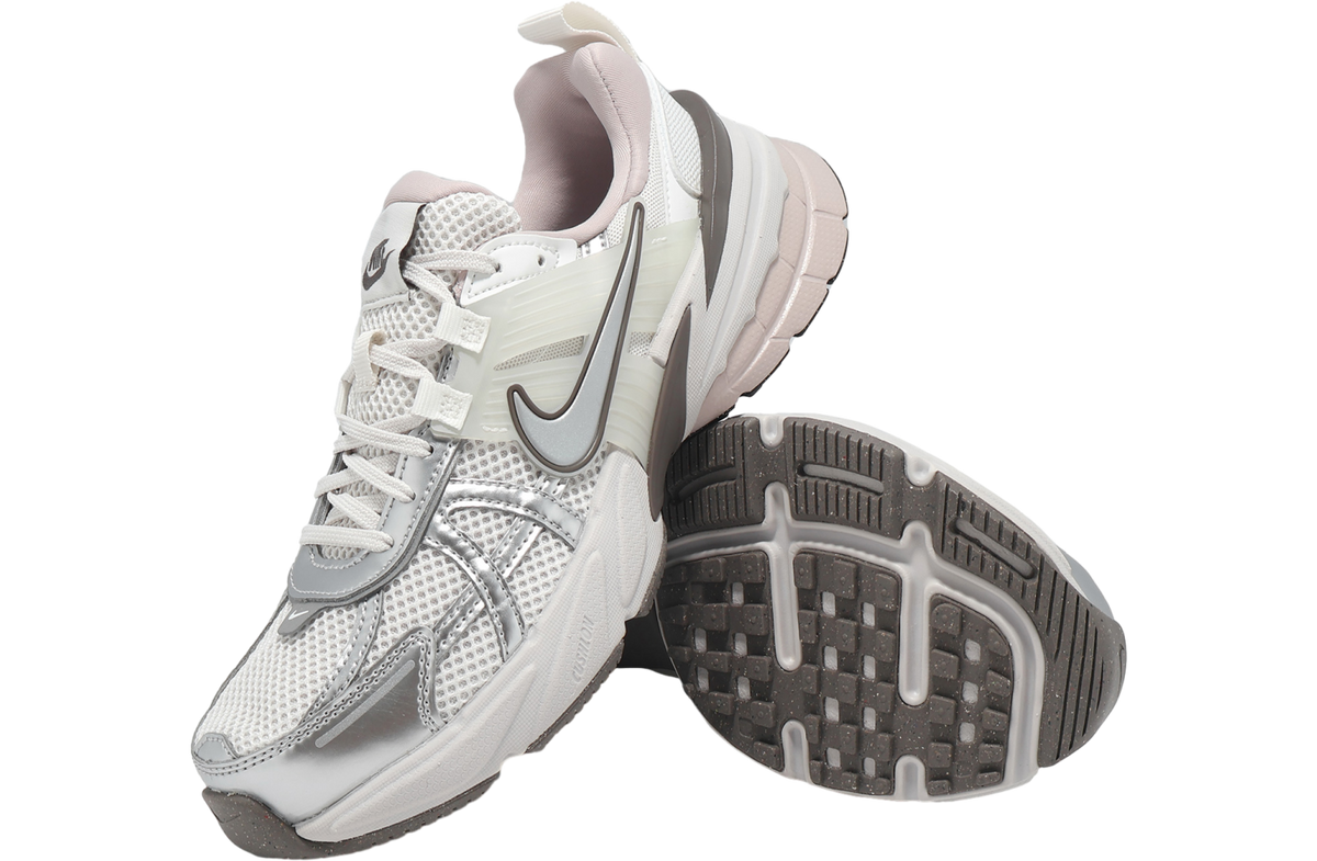 Nike V2K Run WMNS Platinum Tint / Metallic Silver - Image 6