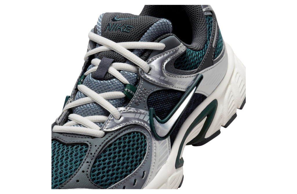 Nike V5 RNR WMNS Seaweed / Metallic Silver - Image 5