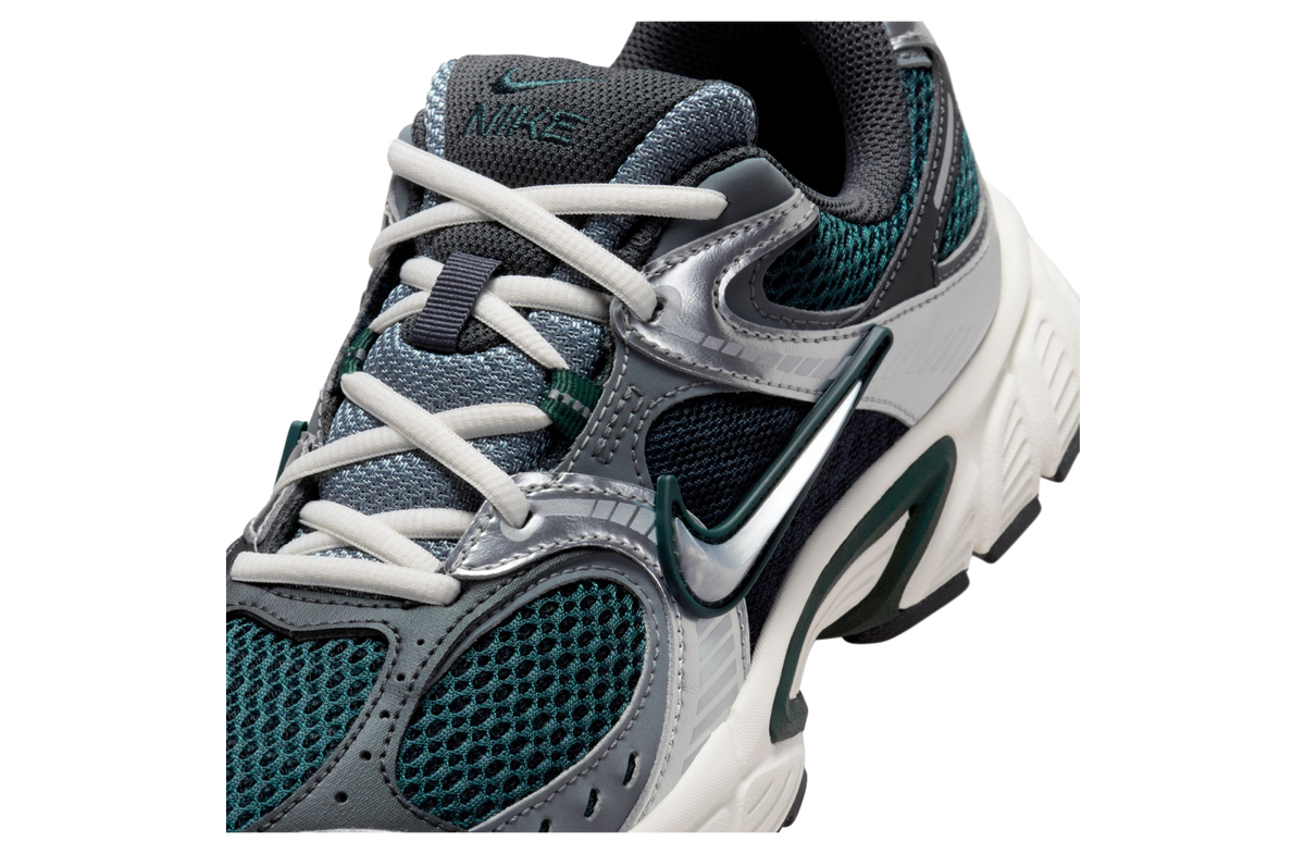 Nike V5 RNR WMNS Seaweed / Metallic Silver - Image 5