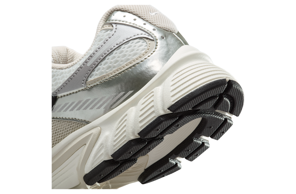 Nike V5 Rnr WMNS Summit White / Sail - Image 8