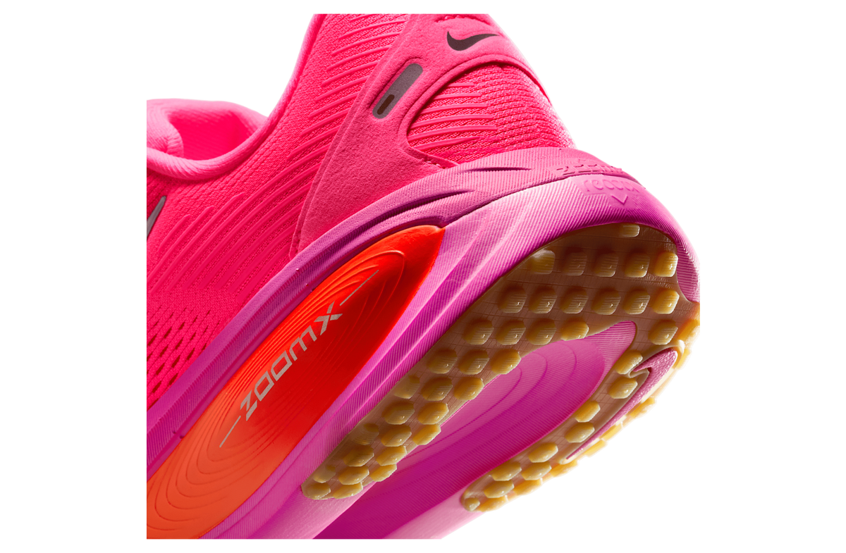 Nike Vomero 18 WMNS Digital Pink / Bright Crimson - Image 8