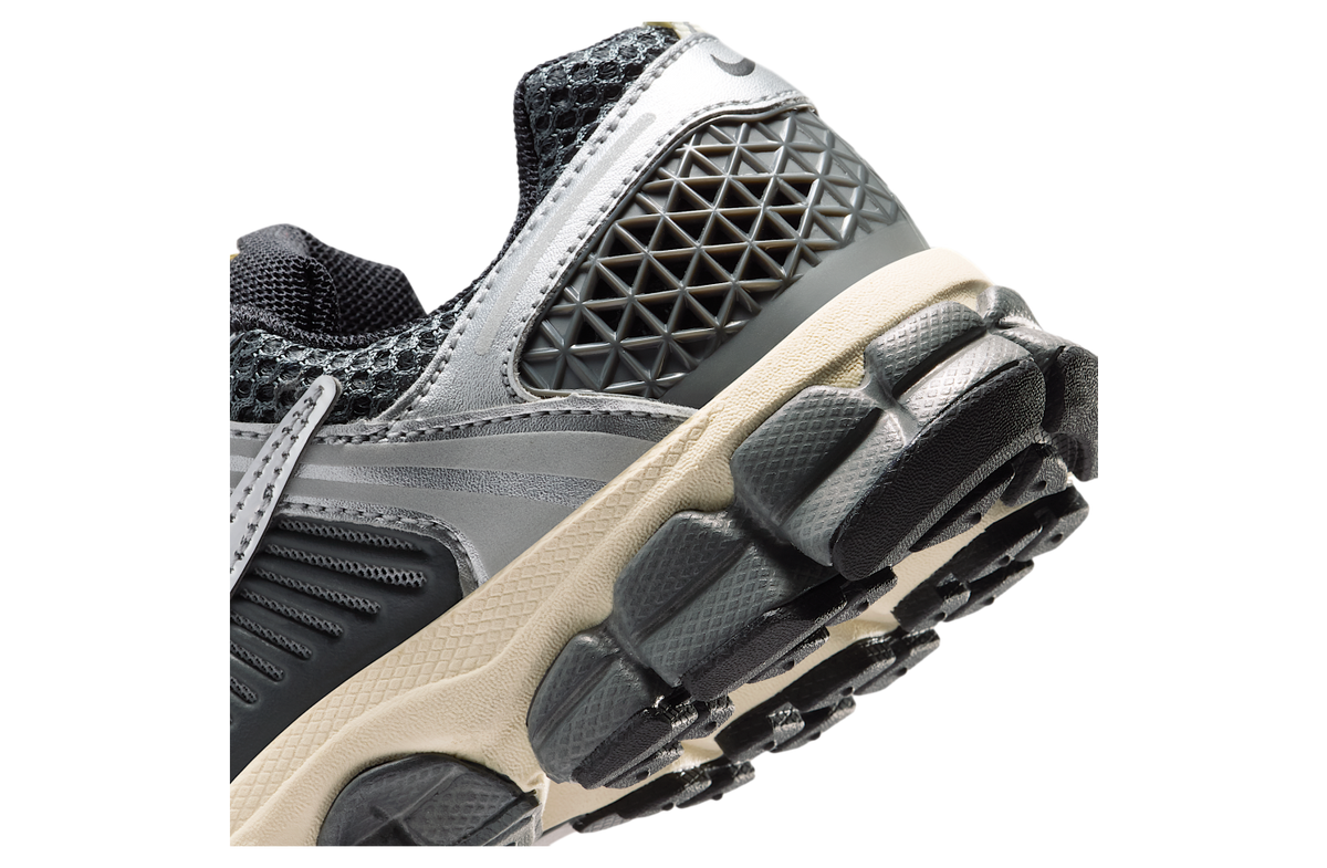 Nike Vomero 5 GS Iron Grey / Metallic Silver - Image 8