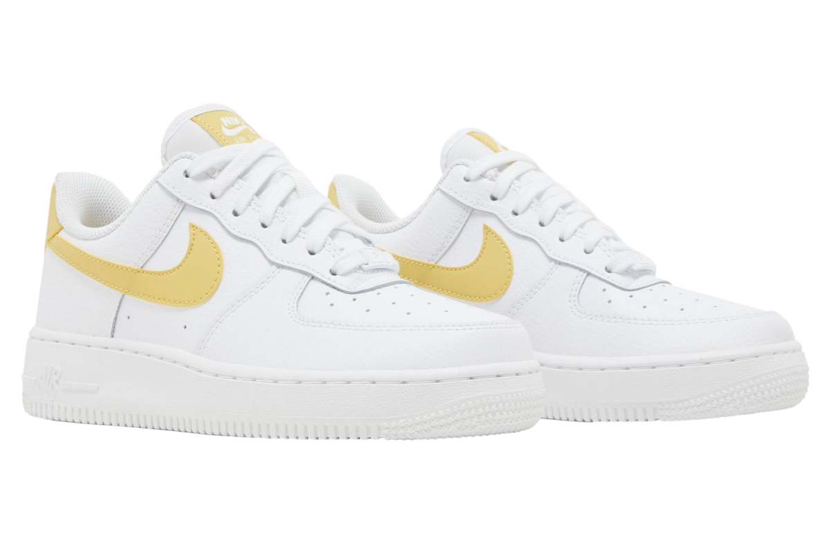 Nike Wmns Air Force 1 07 Saturn Gold - Image 5