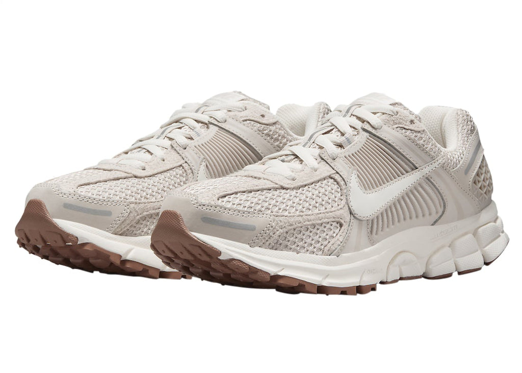 Nike WMNS Zoom Vomero 5 Light Orewood Brown - Image 2