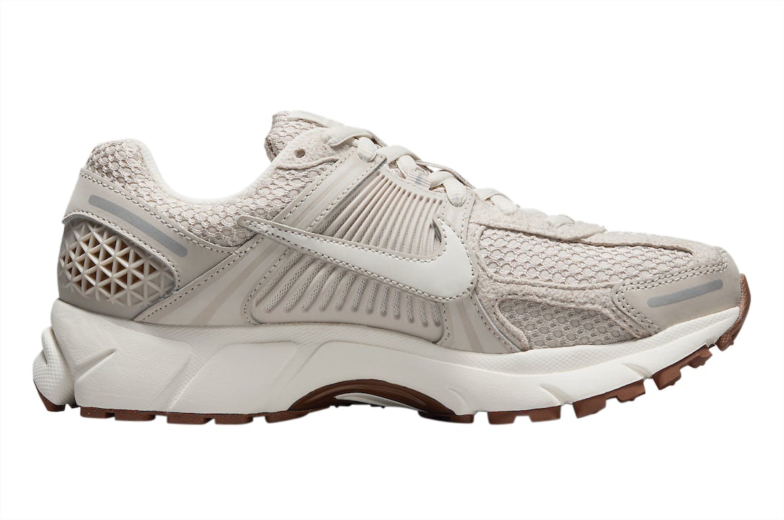 Nike WMNS Zoom Vomero 5 Light Orewood Brown - Image 3